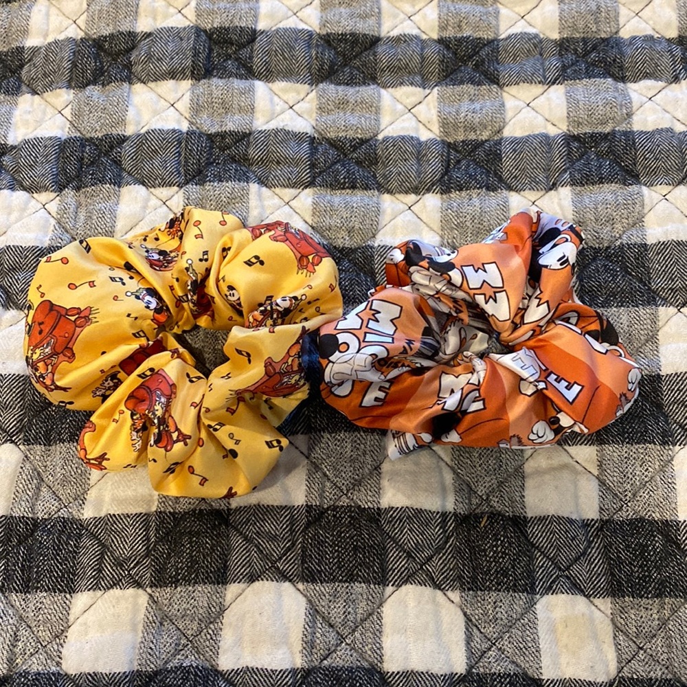 Mickey and Minnie scrunchies - 2 pack